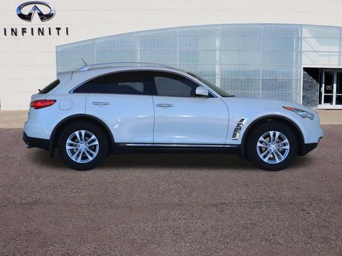 Used 2017 INFINITI QX70 AWD w/ Premium Package image 54