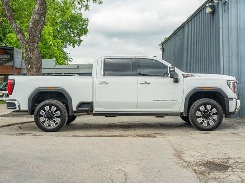 Used 2025 GMC Sierra 2500 Denali w/ Denali Reserve Package AWD/4WD image 7