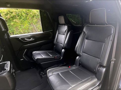 Used 2023 Chevrolet Tahoe Premier AWD/4WD image 34