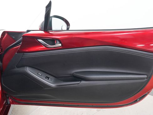 Used 2023 MAZDA MX-5 Miata Grand Touring RWD image 9