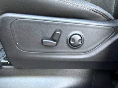Used 2025 RAM 1500 Big Horn AWD/4WD image 15