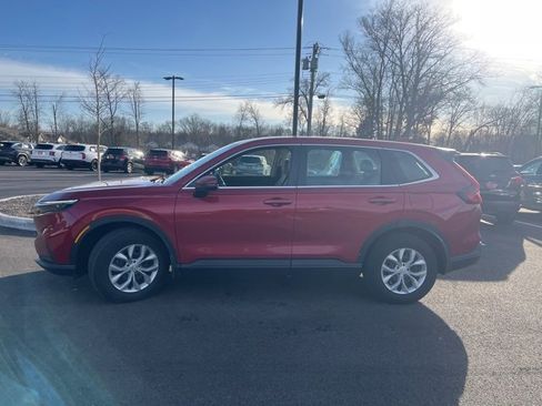 Used 2023 Honda CR-V LX image 3