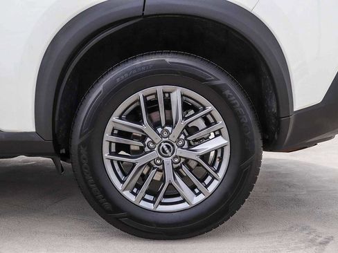 Used 2023 Nissan Rogue S AWD/4WD image 10