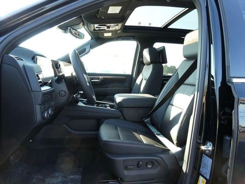 New 2026 Chevrolet Suburban High Country AWD/4WD image 21