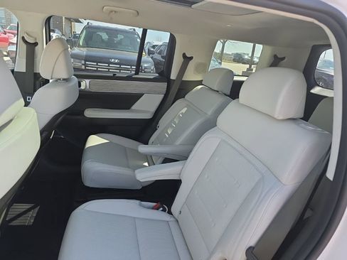 Used 2025 Hyundai Santa Fe Calligraphy AWD/4WD image 13