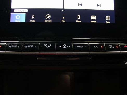 Used 2023 Jeep Wagoneer L Series II image 44