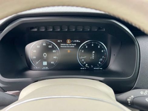 Used 2016 Volvo XC90 T6 Momentum w/ Protection Package Plus AWD/4WD image 16