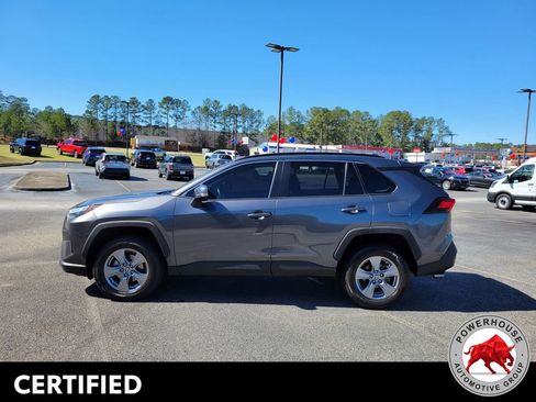 Used 2022 Toyota RAV4 XLE FWD image 3