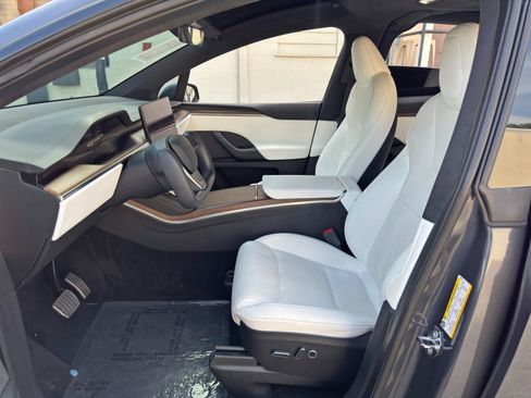 Used 2023 Tesla Model X AWD/4WD image 16