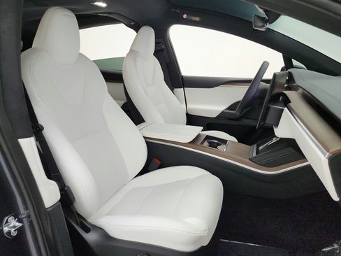 Used 2024 Tesla Model X AWD/4WD image 17
