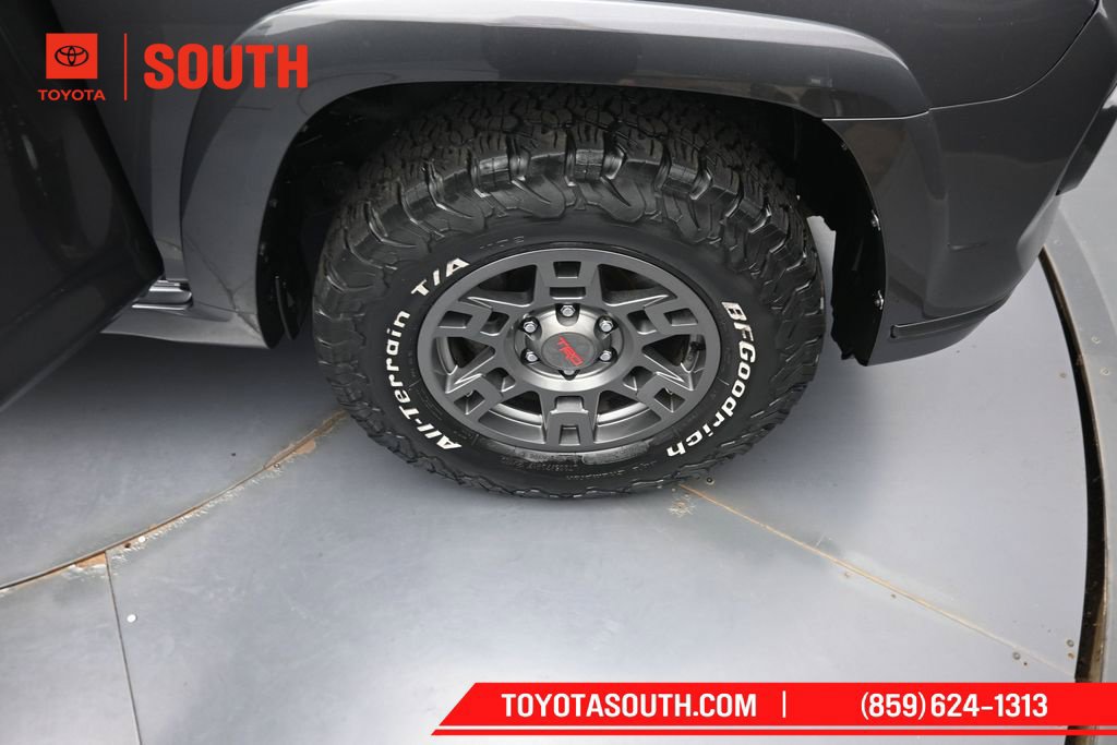 Used 2022 Toyota 4Runner TRD Sport w/ Technology Package AWD/4WD image 32