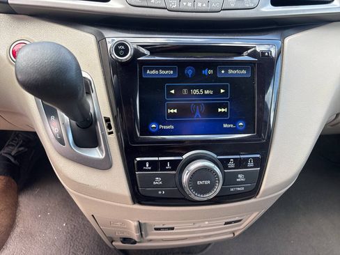 Used 2016 Honda Odyssey SE image 29