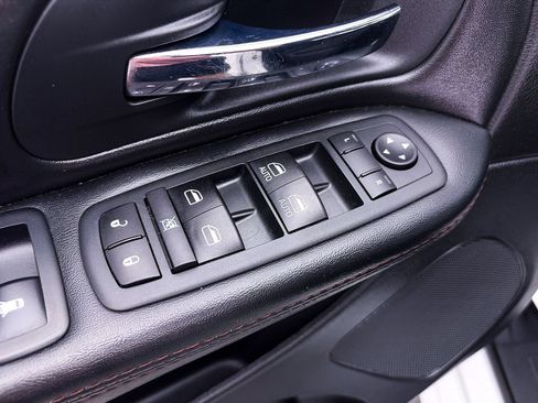 Used 2020 Dodge Grand Caravan SE FWD image 10
