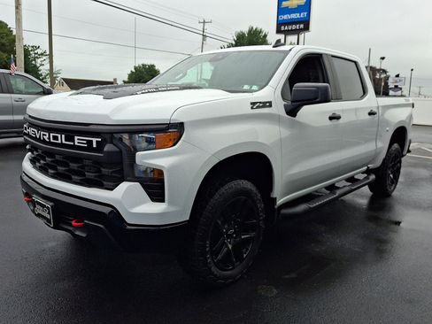 Used 2023 Chevrolet Silverado 1500 Custom Trail Boss w/ LPO, Dark Essentials Package AWD/4WD image 3