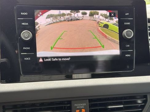 Used 2026 Volkswagen Jetta SE FWD image 17