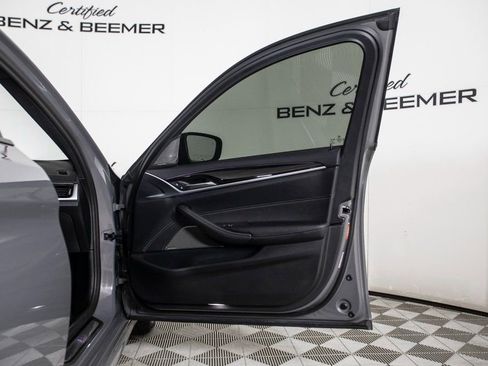 Used 2022 BMW 530e w/ Premium Package image 17