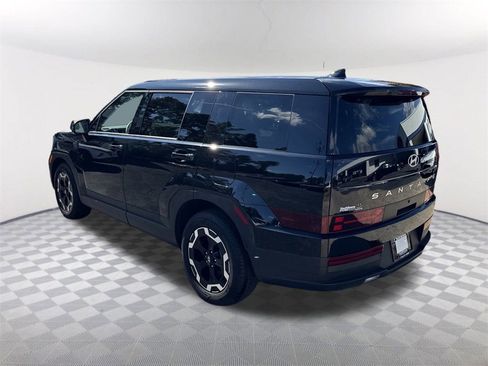 Used 2024 Hyundai Santa Fe SE image 7