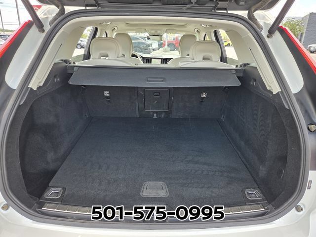 Used 2023 Volvo XC60 B5 Plus AWD/4WD image 16