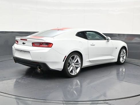Used 2016 Chevrolet Camaro LT RWD image 5