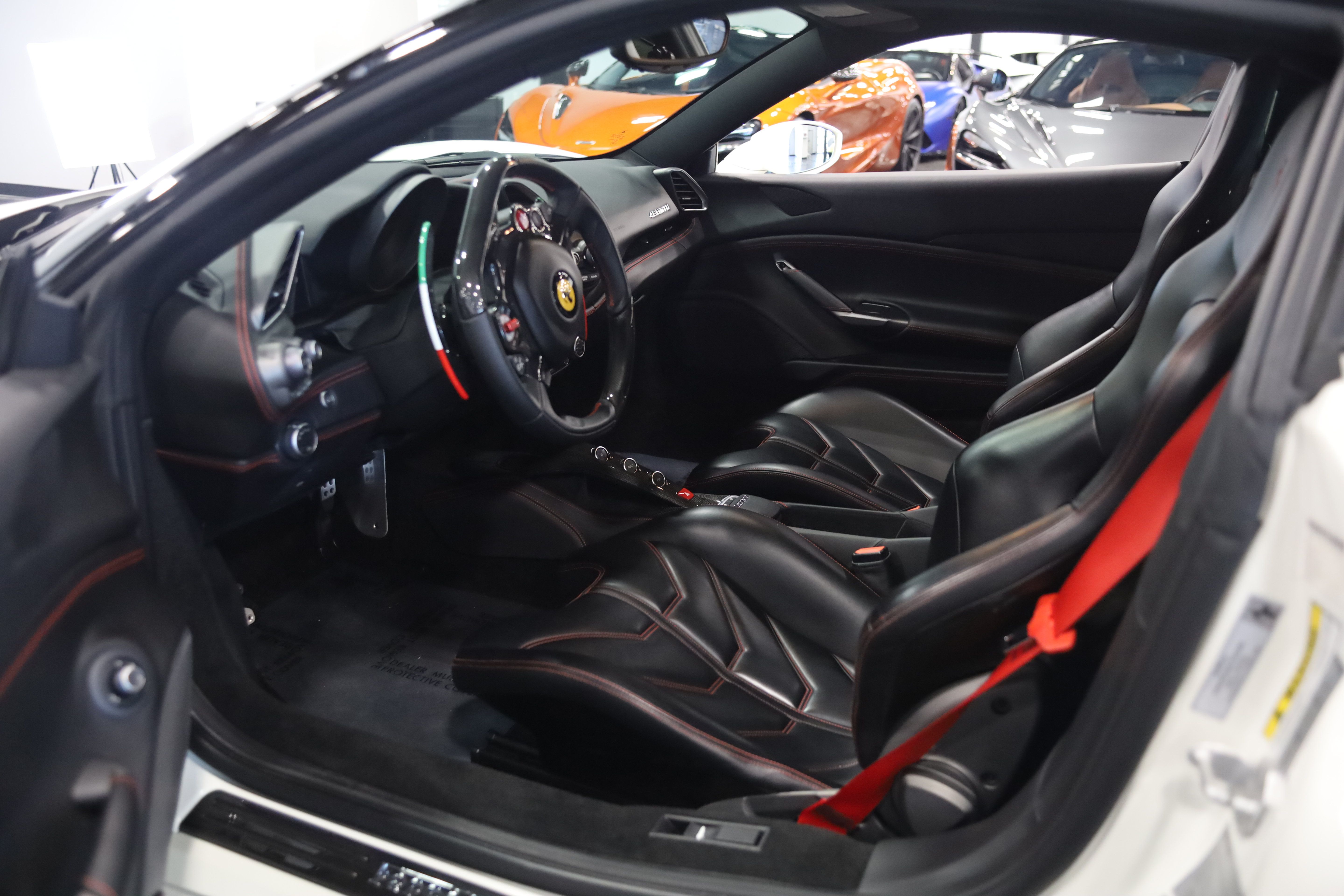Used 2016 Ferrari 488 GTB RWD image 17