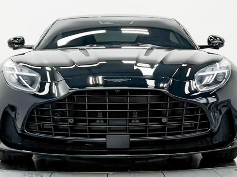 Used 2024 Aston Martin DB12 Coupe RWD image 4