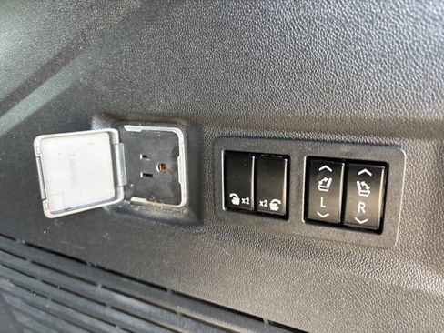 Used 2021 Chevrolet Tahoe Z71 w/ Z71 Signature Package image 15