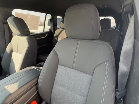 Used 2025 GMC Acadia Elevation image 19