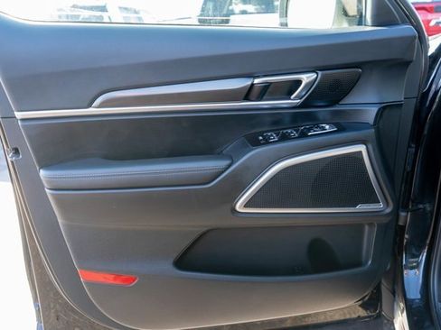 Used 2024 Kia Telluride S w/ S Sunroof Package image 17