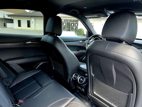 Used 2022 Alfa Romeo Stelvio Sprint image 23