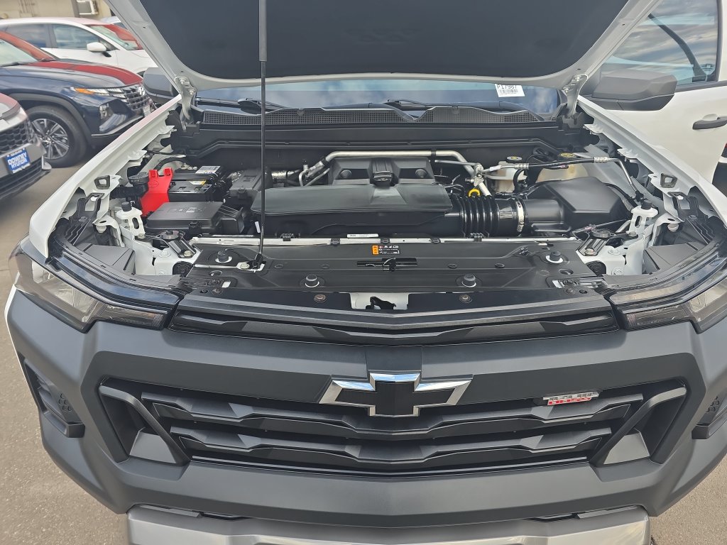 Used 2024 Chevrolet Colorado Trail Boss AWD/4WD image 19