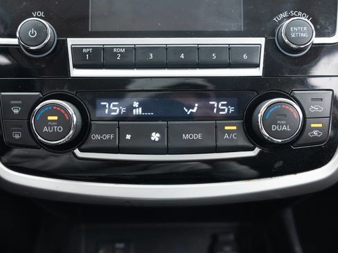 Used 2018 Nissan Altima 2.5 SV image 35