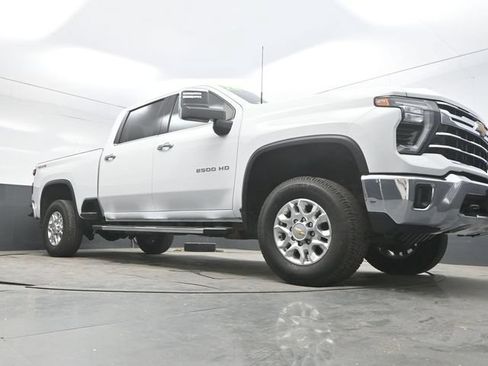 Used 2024 Chevrolet Silverado 2500 LTZ AWD/4WD image 30