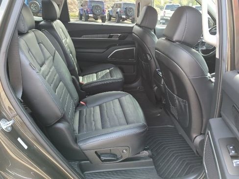 Used 2024 Kia Telluride SX Prestige w/ Towing Package image 22
