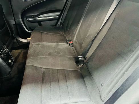 Used 2014 Dodge Charger SE w/ Sport Appearance Group image 10