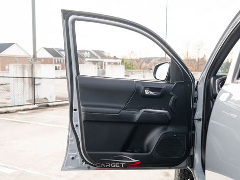 Used 2020 Toyota Tacoma TRD Off-Road image 35