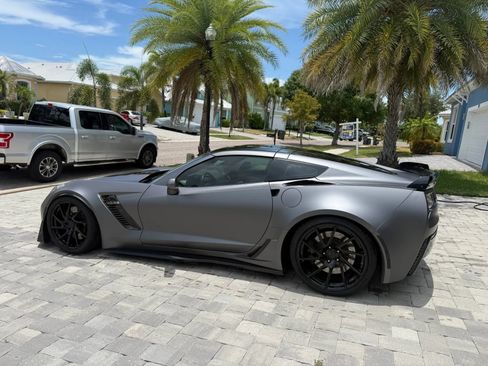 Used 2015 Chevrolet Corvette Z06 w/ 2LZ Preferred Equipment Group RWD image 6