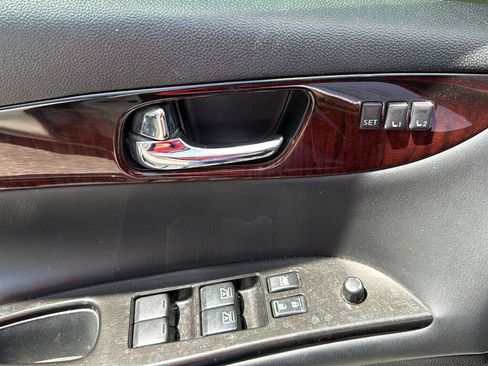 Used 2017 INFINITI QX50 2WD w/ Deluxe Touring Package image 3