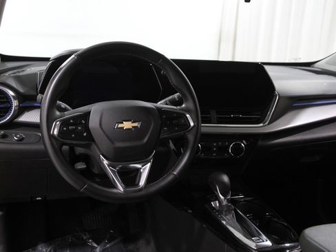 Certified 2024 Chevrolet Trax LT w/ LT Convenience Package image 6