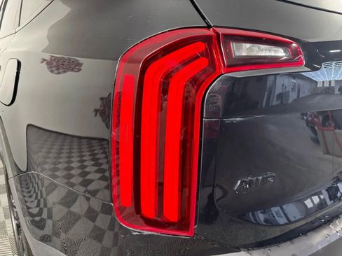 Used 2022 Kia Telluride SX w/ SX Prestige Package image 31