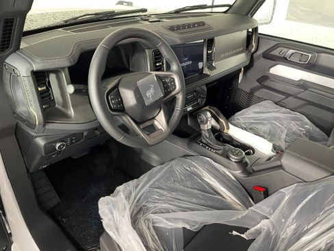 New 2025 Ford Bronco Badlands AWD/4WD image 2