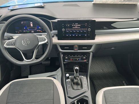 New 2026 Volkswagen Taos SE image 23