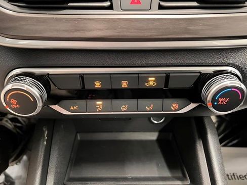 Used 2025 Nissan Altima 2.5 SV image 25