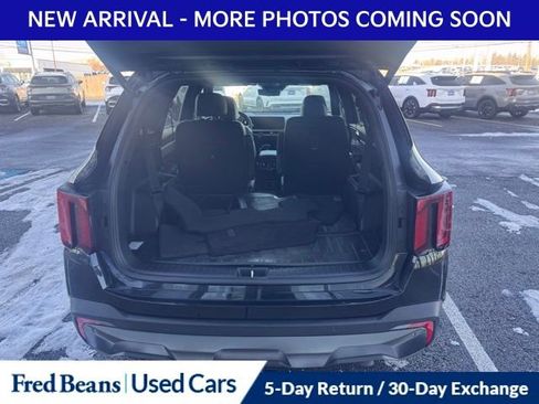 Used 2025 Kia Sorento SX Prestige image 9