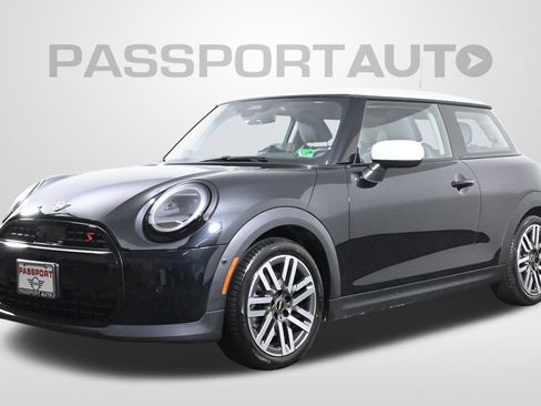 Certified 2025 MINI Cooper S image 1