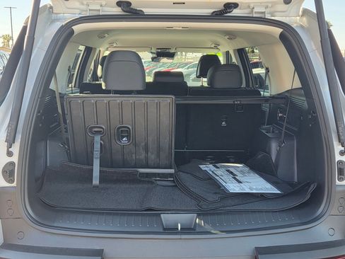 Certified 2025 Hyundai Santa Fe SEL image 7