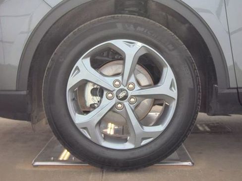 Used 2025 Ford Escape ST-Line image 3