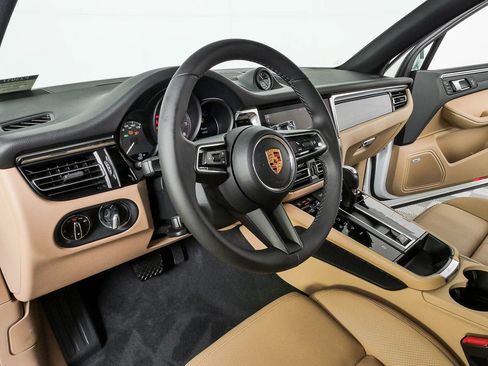 New 2026 Porsche Macan AWD/4WD image 4