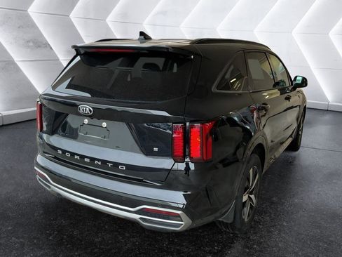 Used 2021 Kia Sorento S image 5