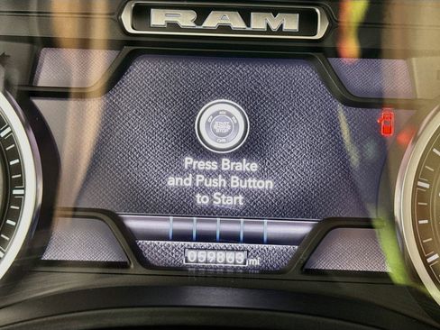 Used 2022 RAM 1500 Laramie AWD/4WD image 15