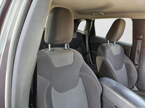 Used 2017 Jeep Cherokee Latitude image 18